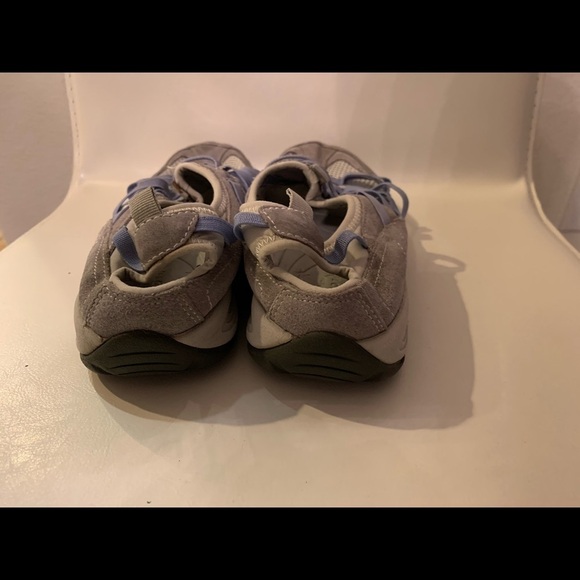 Shoes - Picture 3 of 8